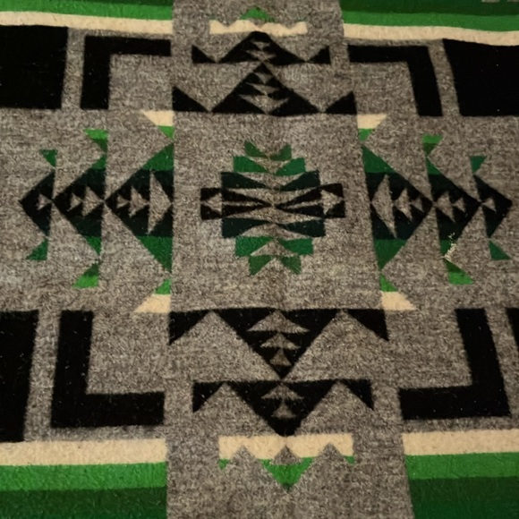 Vintage Pendleton Beaver State Aztec tribal print wool blanket 80 x 63 - Picture 5 of 11